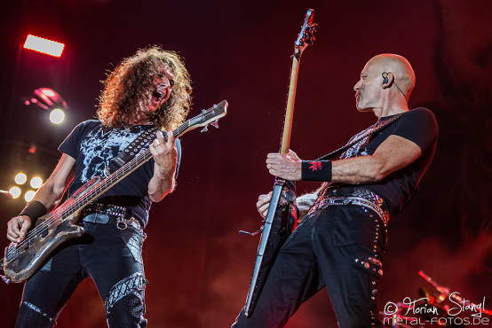 accept-bang-your-head-18-7-2015_0041