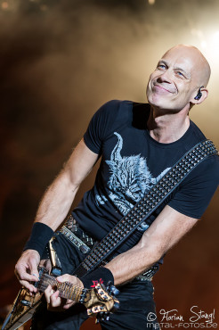 accept-bang-your-head-18-7-2015_0054