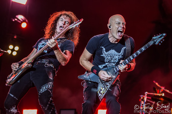 accept-bang-your-head-18-7-2015_0073