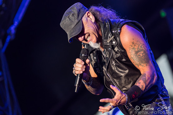 accept-bang-your-head-18-7-2015_0074