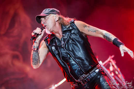 accept-bang-your-head-18-7-2015_0079