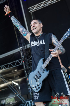 agnostic-front-summer-breeze-2013-16-08-2013-44