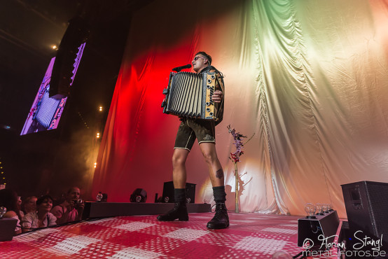 andreas-gabalier-arena-nuernberg-01-10-2015_0009