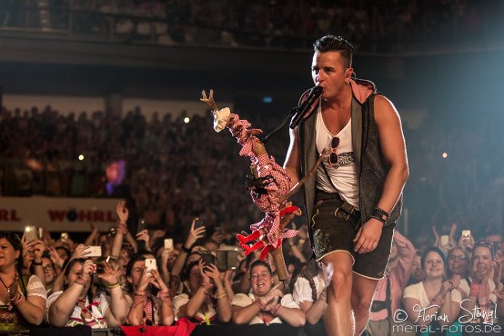 andreas-gabalier-arena-nuernberg-01-10-2015_0047