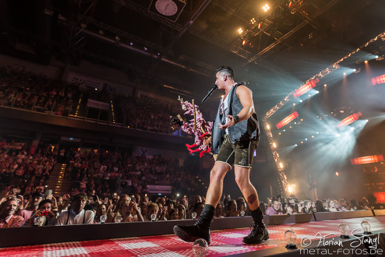 andreas-gabalier-arena-nuernberg-01-10-2015_0049