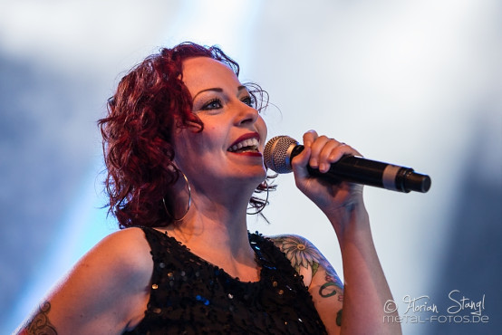 anneke-van-giersbergen-summer-breeze-2014-15-8-2014_0033