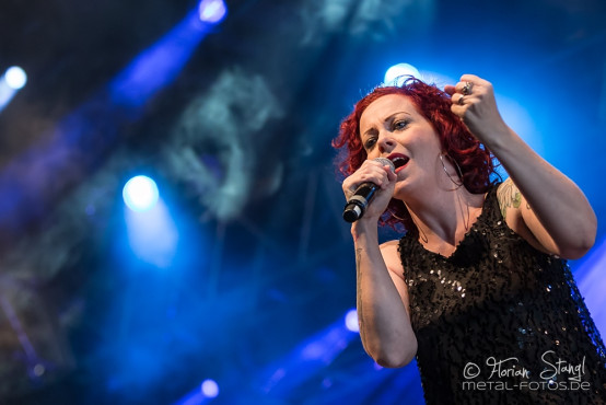 anneke-van-giersbergen-summer-breeze-2014-15-8-2014_0040