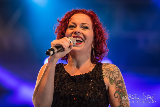 anneke-van-giersbergen-summer-breeze-2014-15-8-2014_0044