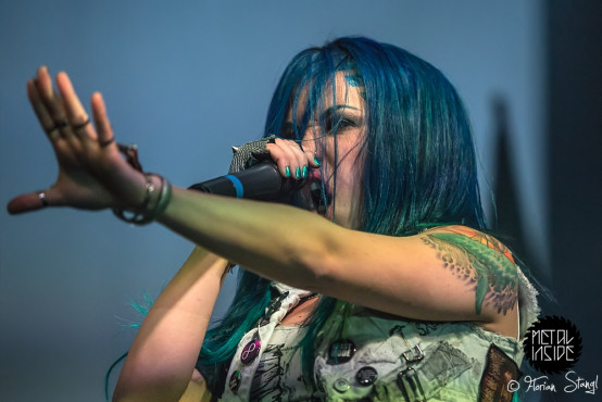 arch-enemy-eventhalle-geiselwind-12-12-2014_0065