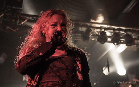 arch-enemy-17-10-2012-rockfabrik-ludwigsburg-15