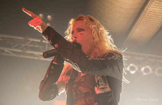 arch-enemy-17-10-2012-rockfabrik-ludwigsburg-17