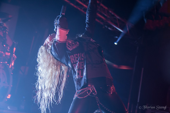 arch-enemy-17-10-2012-rockfabrik-ludwigsburg-21