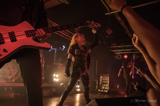 arch-enemy-17-10-2012-rockfabrik-ludwigsburg-22