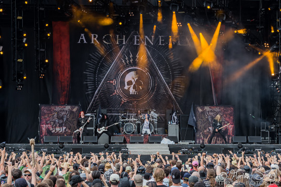 arch-enemy-bang-your-head-17-7-2015_0014