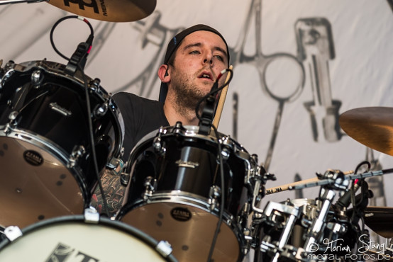 carcass-out-loud-04-06-2015_0027