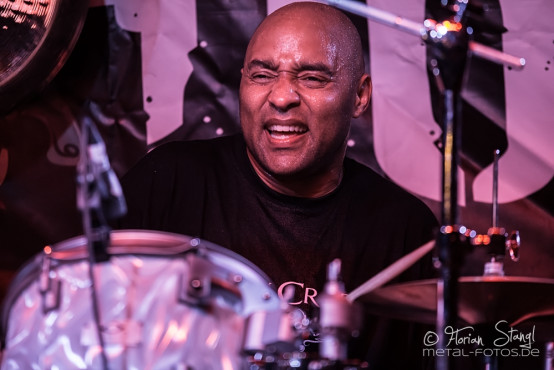 dog-eat-dog-rockfabrik-nuernberg-01-09-2013-06