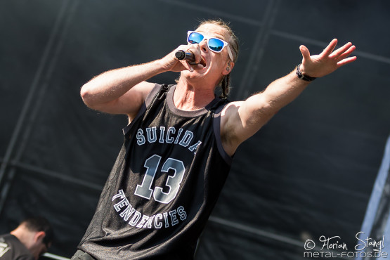 dog-eat-dog-masters-of-rock-10-7-2015_0009