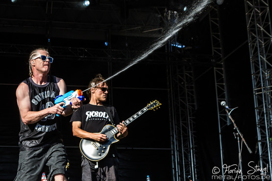 dog-eat-dog-masters-of-rock-10-7-2015_0010