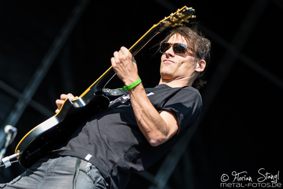 dog-eat-dog-masters-of-rock-10-7-2015_0025