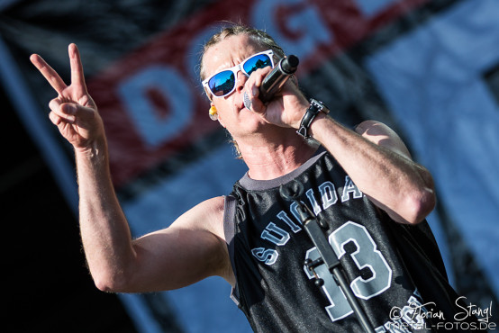 dog-eat-dog-masters-of-rock-10-7-2015_0031