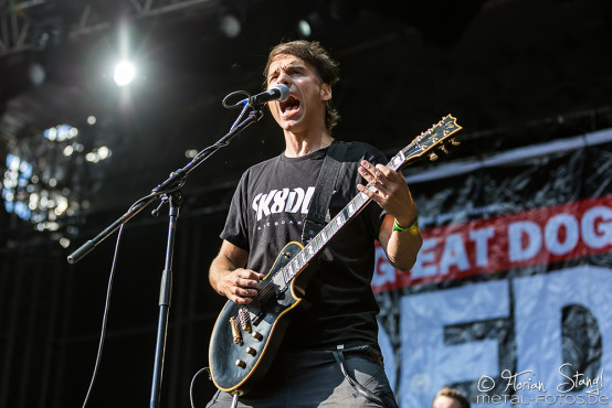 dog-eat-dog-masters-of-rock-10-7-2015_0042