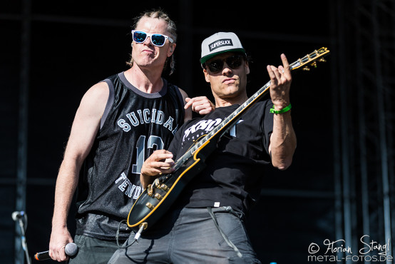 dog-eat-dog-masters-of-rock-10-7-2015_0043