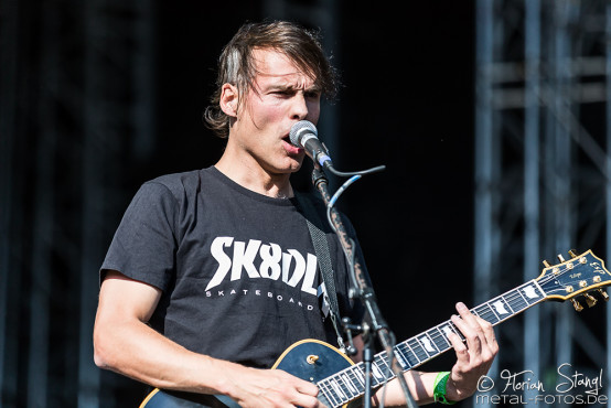 dog-eat-dog-masters-of-rock-10-7-2015_0047