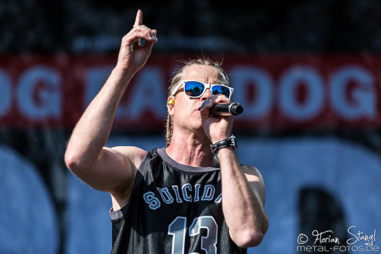 dog-eat-dog-masters-of-rock-10-7-2015_0056