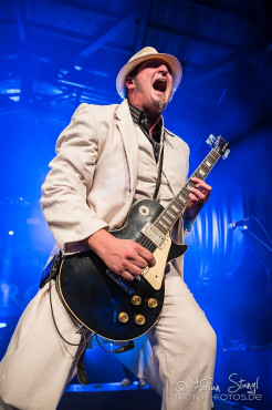 dr-woos-rocknroll-circus-pyras-classic-rock-2014-9-8-2014_0002