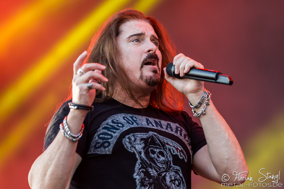 dream-theater-bang-your-head-18-7-2015_0001