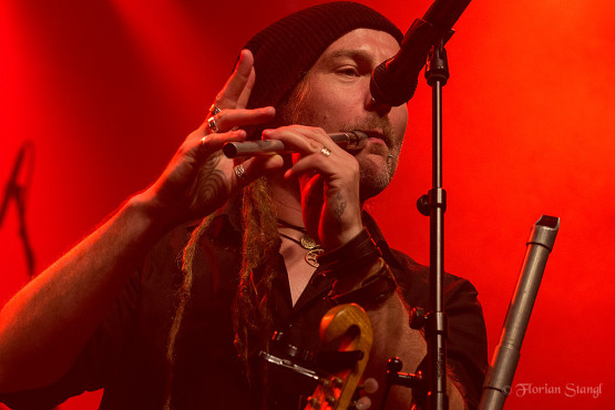 eluveitie-21-9-2012-geiselwind-eventhalle-18