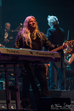 eric-bazilian-rock-meets-classic-2013-nuernberg-09-03-2013-25