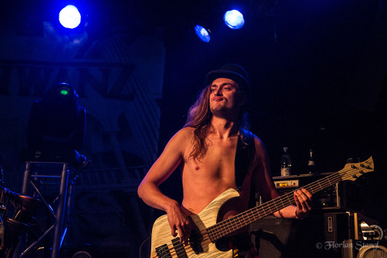 feuerschwanz-13-12-2012-hirsch-nuernberg-15