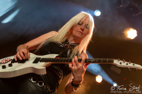 girlschool-pyraser-classic-rock-night-23-07-2022_0003