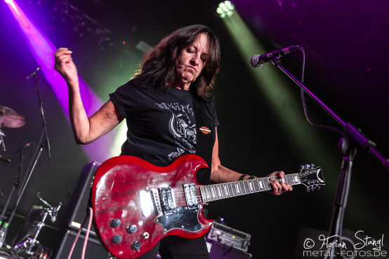 girlschool-pyraser-classic-rock-night-23-07-2022_0005