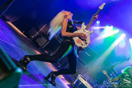girlschool-pyraser-classic-rock-night-23-07-2022_0008