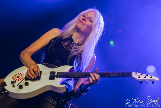 girlschool-pyraser-classic-rock-night-23-07-2022_0013