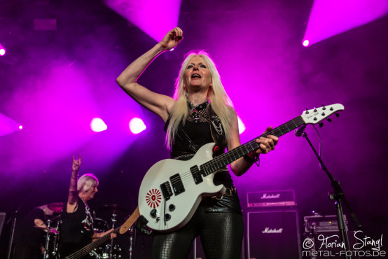 girlschool-pyraser-classic-rock-night-23-07-2022_0019