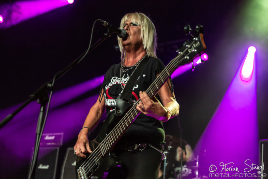girlschool-pyraser-classic-rock-night-23-07-2022_0020