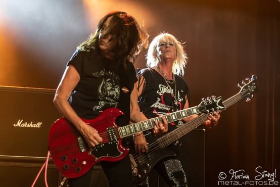 girlschool-pyraser-classic-rock-night-23-07-2022_0021