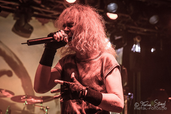 grave-digger-18-1-2013-musichall-geiselwind-15