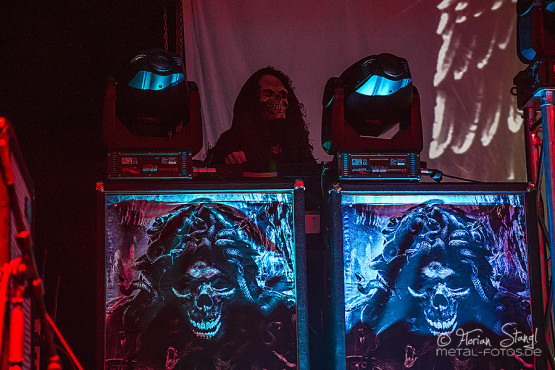 grave-digger-18-1-2013-musichall-geiselwind-16