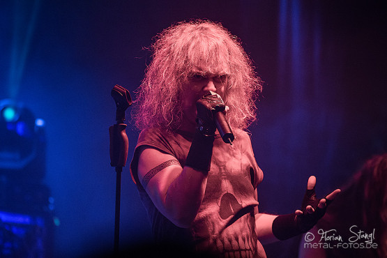 grave-digger-18-1-2013-musichall-geiselwind-36