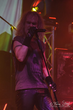 grave-digger-18-1-2013-musichall-geiselwind-48