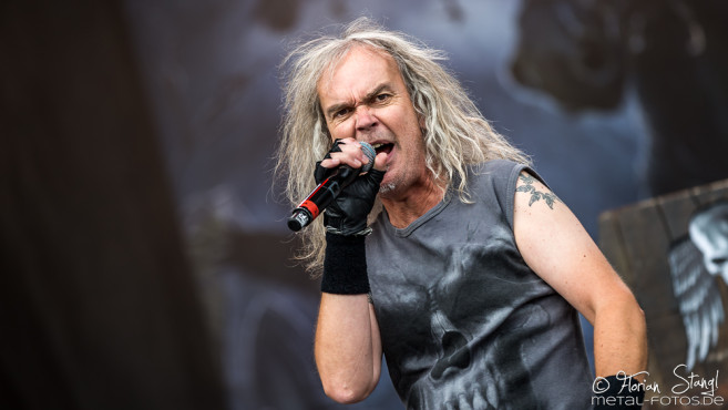 grave-digger-bang-your-head-2016-16-07-2016_0007