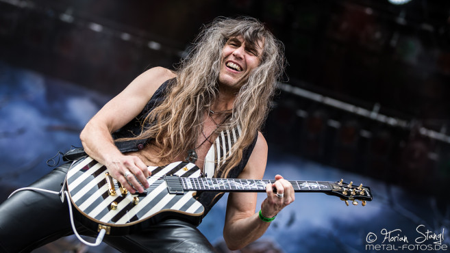 grave-digger-bang-your-head-2016-16-07-2016_0009