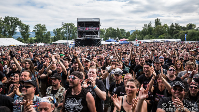 grave-digger-bang-your-head-2016-16-07-2016_0010