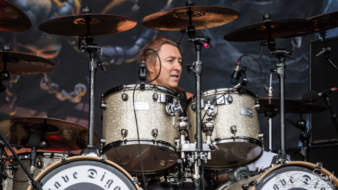 grave-digger-bang-your-head-2016-16-07-2016_0031