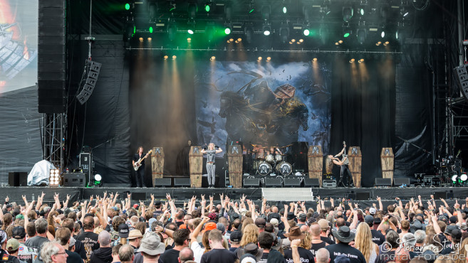 grave-digger-bang-your-head-2016-16-07-2016_0052