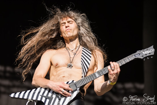 grave-digger-out-loud-04-06-2015_0002